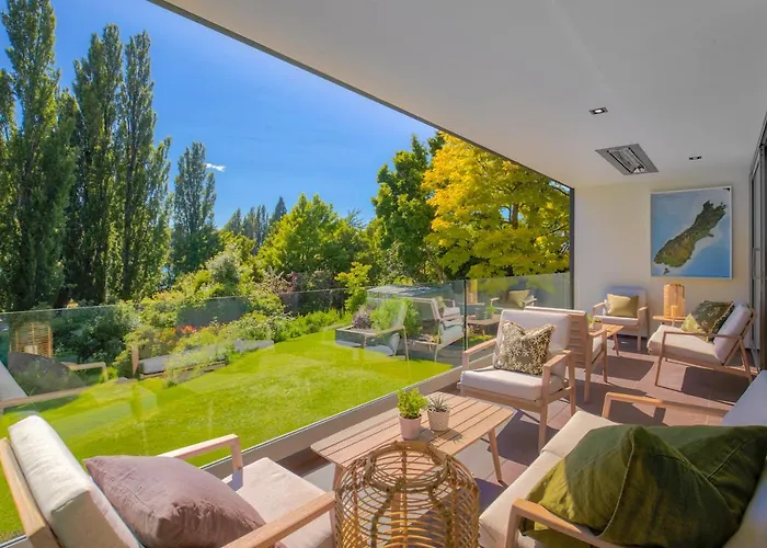 Holiday home Waters Edge By Sotheby's Luxury Homes Wanaka
