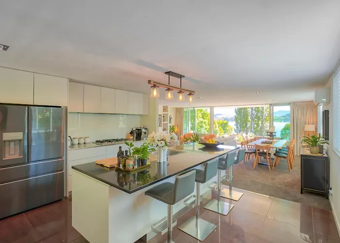 Waters Edge By Sotheby's Luxury Homes Wanaka